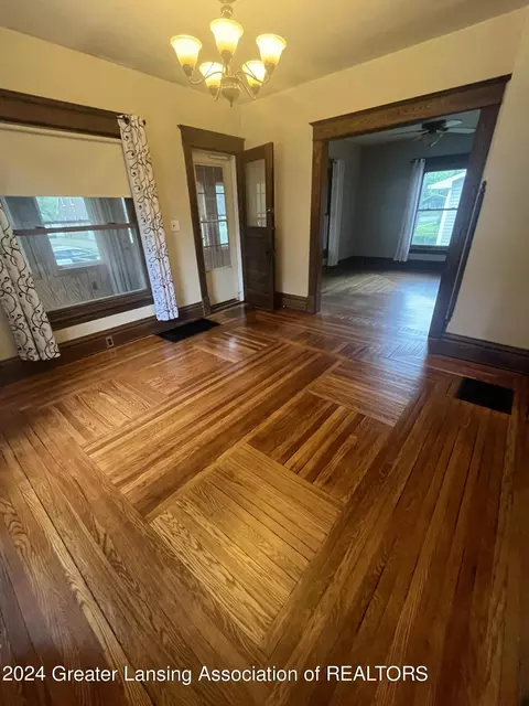122 E Shaw St, Charlotte, MI 48813 photo 7