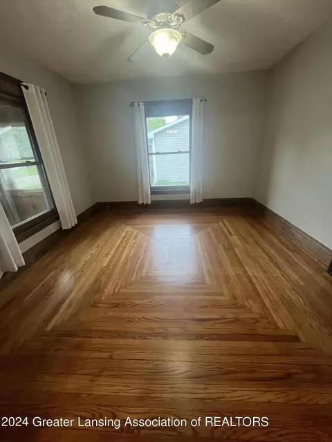 122 E Shaw St, Charlotte, MI 48813 photo 8