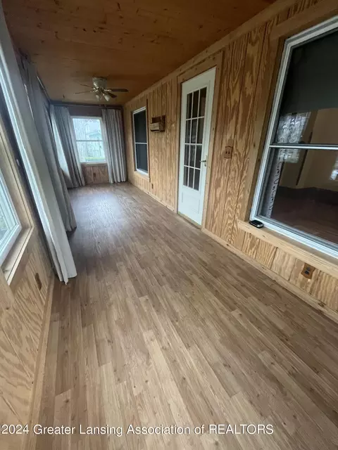 122 E Shaw St, Charlotte, MI 48813 photo 9