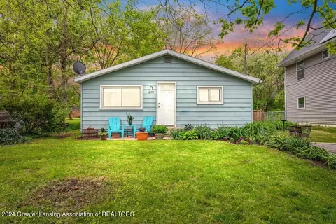 6133 Pollard Ave, East Lansing, MI 48823