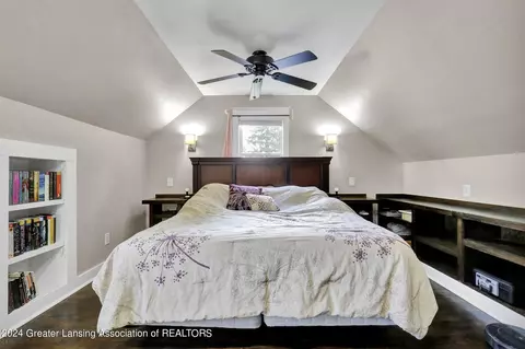 Bedroom - 1400 Poxson Ave, Lansing, MI 48910 photo 5 of 7