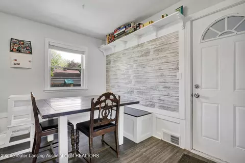 Entry Way - 1400 Poxson Ave, Lansing, MI 48910 photo 1 of 1
