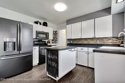 Kitchen - 1400 Poxson Ave, Lansing, MI 48910 photo 1 of 3