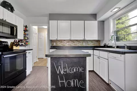 Kitchen - 1400 Poxson Ave, Lansing, MI 48910 photo 2 of 3