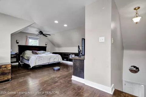 Bedroom - 1400 Poxson Ave, Lansing, MI 48910 photo 3 of 7