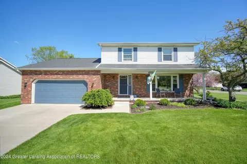 2400 Briarhill Dr, Lansing, MI 48917