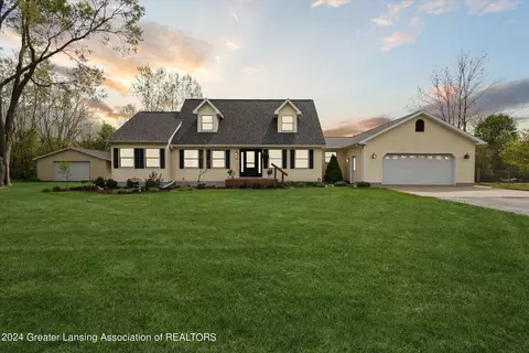 2050 Grovenburg Rd, Lansing, MI 48911