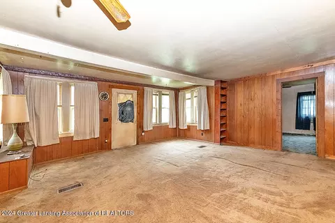 Living - 2841 Webster Rd, Lansing, MI 48906 photo 2 of 4