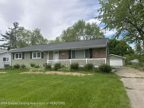 230 Woodhaven Dr, Lansing, MI 48917