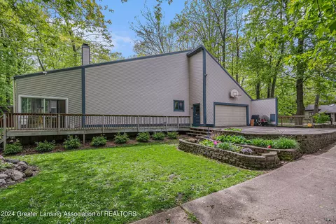 1842 Dogwood Dr, Holt, MI 48842