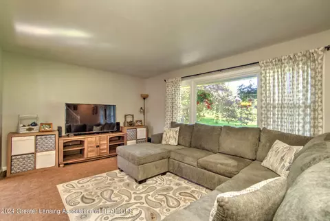 Living - 4190 Beeman Rd, Williamston, MI 48895 photo 3 of 4