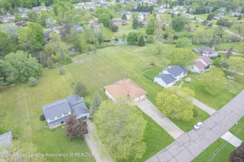 View/Area - 6733 E Galway Cir, Dimondale, MI 48821 photo 3 of 8