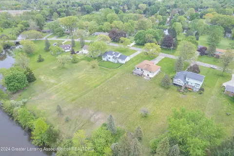 View/Area - 6733 E Galway Cir, Dimondale, MI 48821 photo 7 of 8