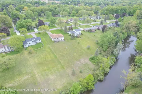 View/Area - 6733 E Galway Cir, Dimondale, MI 48821 photo 6 of 8
