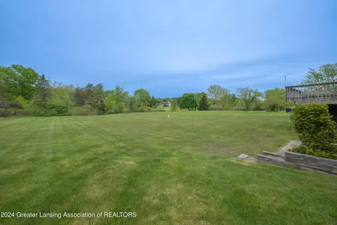 Exterior - 6733 E Galway Cir, Dimondale, MI 48821 photo 7 of 7