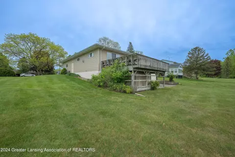 Exterior - 6733 E Galway Cir, Dimondale, MI 48821 photo 5 of 7
