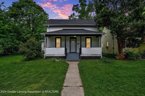 304 E Lincoln St, Grand Ledge, MI 48837