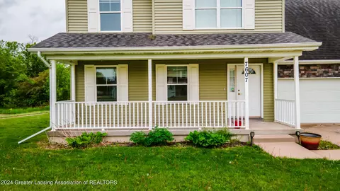 7607 Taragreen Dr, Lansing, MI 48917 photo 2