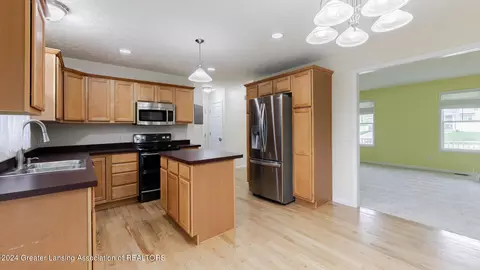 7607 Taragreen Dr, Lansing, MI 48917 photo 8