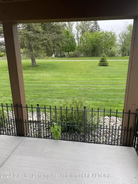 1306 Brookside Dr #77, Lansing, MI 48917 photo 9