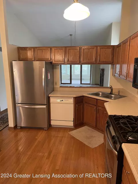 1306 Brookside Dr #77, Lansing, MI 48917 photo 4