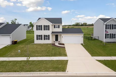 1112 Chesham Ln, Grand Ledge, MI 48837