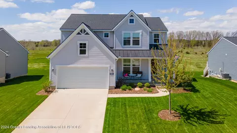 9285 Shimano Dr, Portland, MI 48875