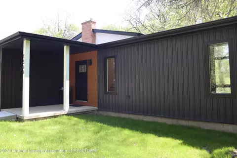 1844 Walnut Heights Dr, East Lansing, MI 48823