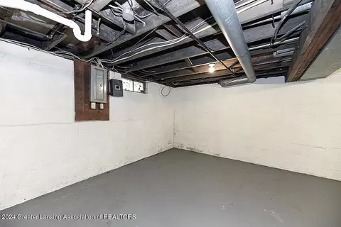 Undisclosed, Lansing, MI 48912 photo 16