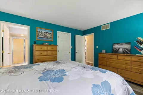 Bedroom - 203 E Clark St, Saint Johns, MI 48879 photo 4 of 4