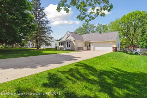 203 E Clark St, Saint Johns, MI 48879