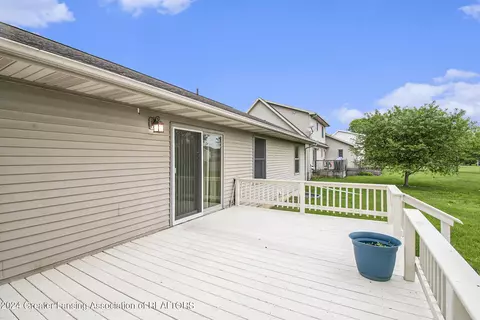 8644 Jacaranda Dr, Dimondale, MI 48821 photo 24