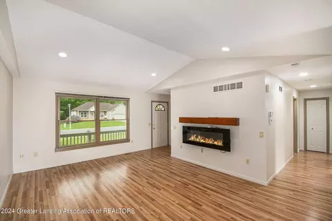 8644 Jacaranda Dr, Dimondale, MI 48821 photo 16