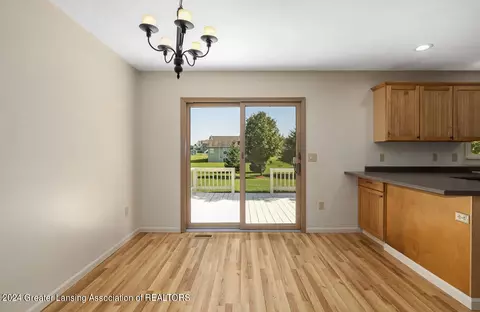8644 Jacaranda Dr, Dimondale, MI 48821 photo 6