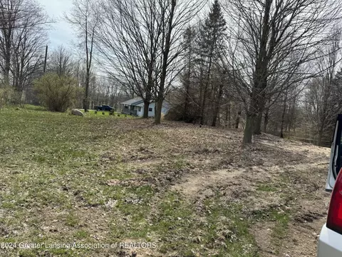 7061 Benton Rd, Charlotte, MI 48813