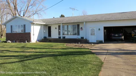8990 E Maple Rapids Rd, Elsie, MI 48831