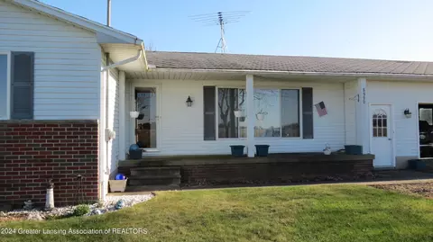 8990 E Maple Rapids Rd, Elsie, MI 48831 photo 4