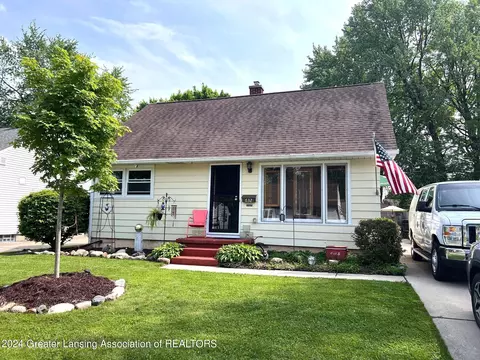 632 Kendon Dr, Lansing, MI 48910