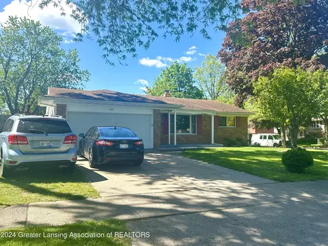 3115 Glenbrook Dr, Lansing, MI 48911