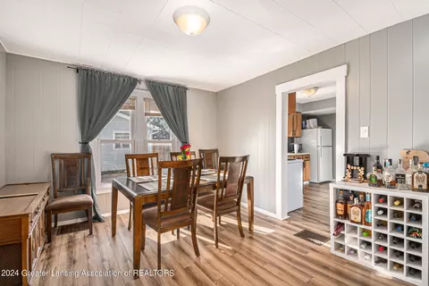707 E Walker St, Saint Johns, MI 48879 photo 9