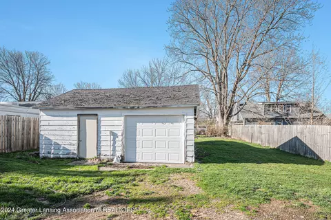 707 E Walker St, Saint Johns, MI 48879 photo 25