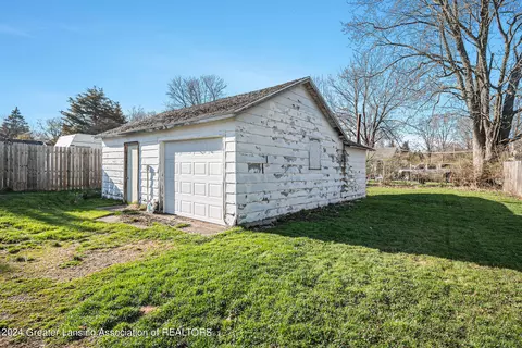 707 E Walker St, Saint Johns, MI 48879 photo 23