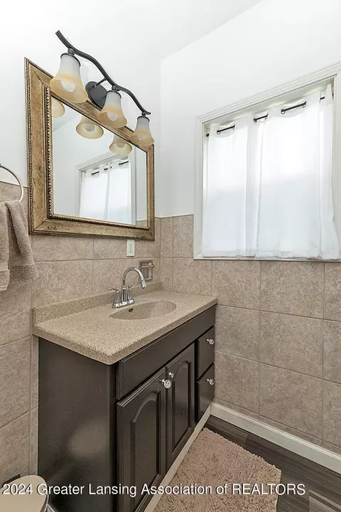 608 E State St, Saint Johns, MI 48879 photo 14