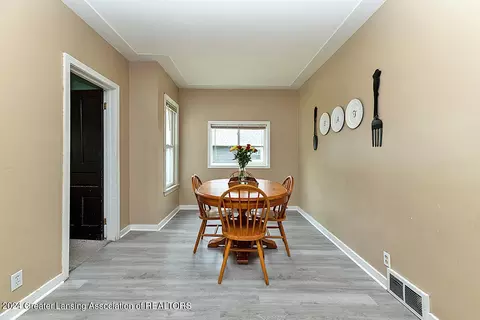 608 E State St, Saint Johns, MI 48879 photo 6