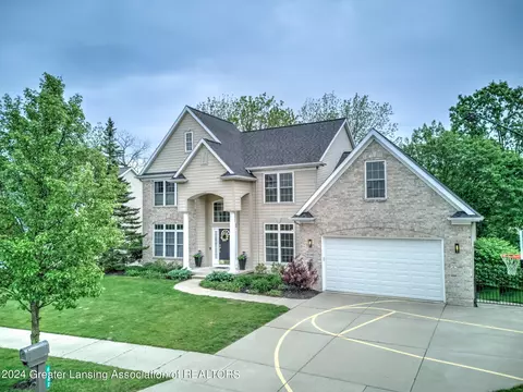 6542 White Clover Dr, East Lansing, MI 48823