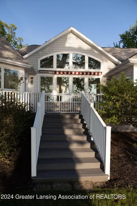 Exterior - 6031 E Lake Dr, Haslett, MI 48840 photo 5 of 5