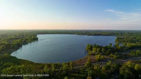 View/Area - 6031 E Lake Dr, Haslett, MI 48840 photo 2 of 3