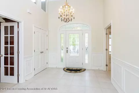Entry Way - 6031 E Lake Dr, Haslett, MI 48840 photo 2 of 9