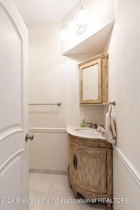 Bath - 6031 E Lake Dr, Haslett, MI 48840 photo 8 of 8