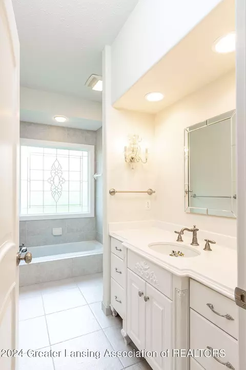 Bath - 6031 E Lake Dr, Haslett, MI 48840 photo 1 of 8